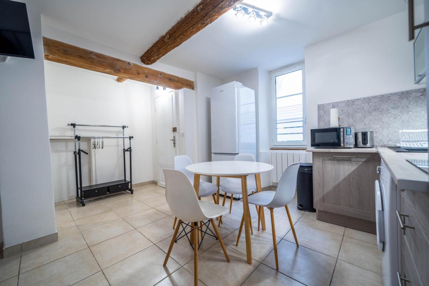 Au Coeur Du Vieux Village Saint-Chamas Zimmer foto